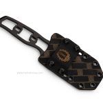 Fabricado con los mejores estándares de calidad europeos, el conjunto responderá siempre ante cualquier tarea que se le presente. Ligero, resistente y compacto el Cuchillo Hydra Knives NOA II dispone de doble guarda y rompe cráneos terminado en punta de diamante para concentrar el impacto, y un mango diseñado para todo tipo de agarres con o sin guantes. Cuchillo Hydra Knives NOA III